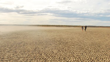 Playas Doradas: un destino de mar, y buenos precios para el finde largo