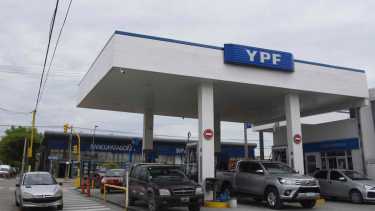 Tras el fin del congelamiento de precios ya aumentaron los combustibles. Foto: Matías Subat.