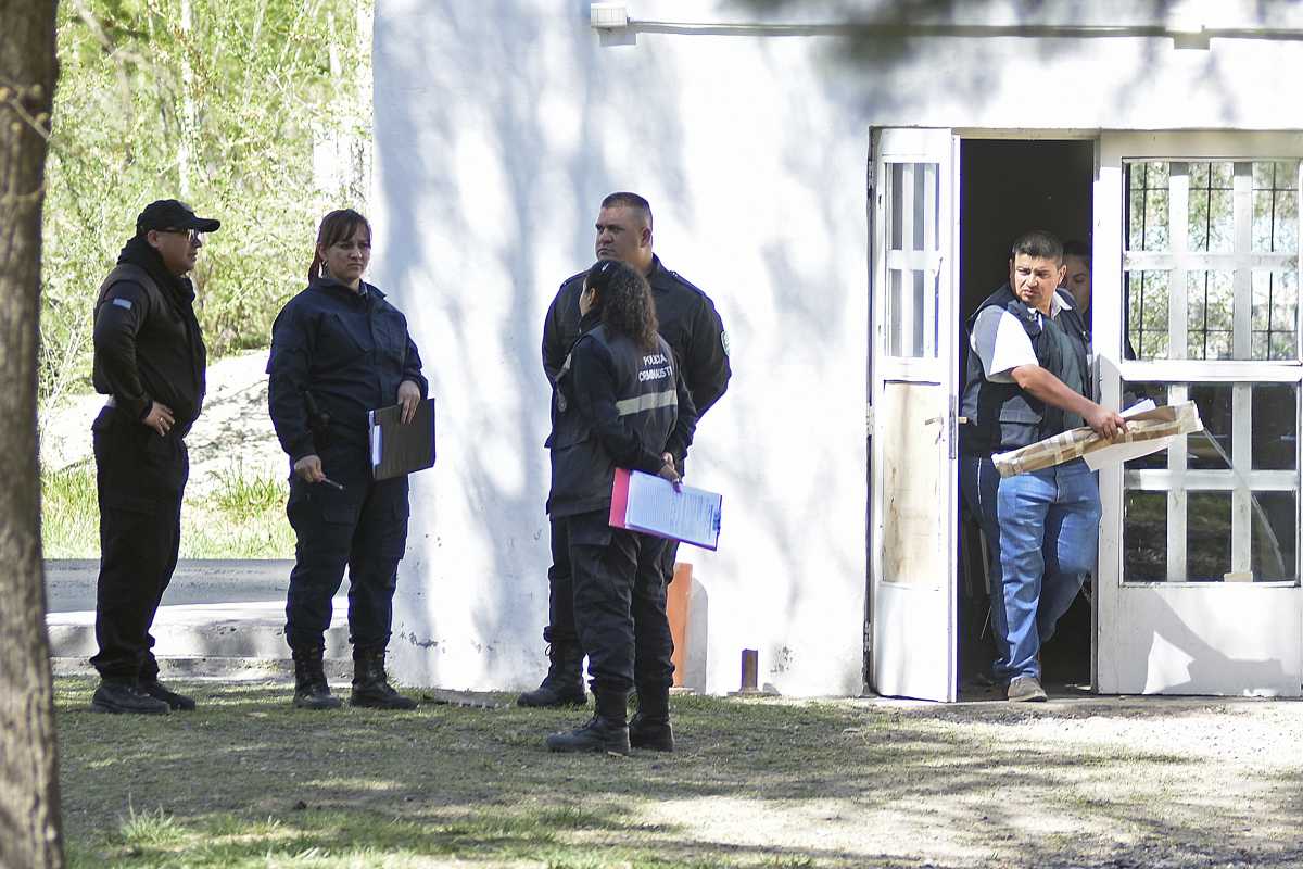 El robo se produjo en el predio de la Mutual Policial,  en J.J. Gómez de Roca. foto: Juan Thomes.