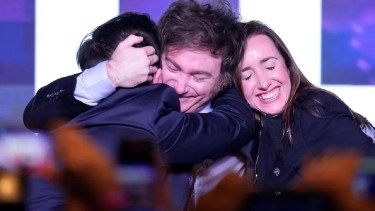 Milei dispuesto a todo: ahora busca sumar a "personas de la izquierda" en el balotaje.