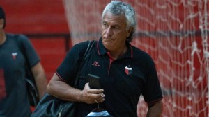 Colón despidió a Gorosito en medio de la lucha por salir de la zona de descenso