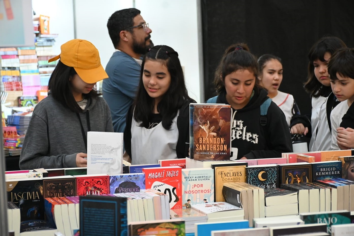 Nueva edición de la Feria del Libro “Sembrando Palabras” en Cipolletti. Foto Florencia Salto. 