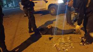 Dos ladrones golpearon brutalmente y le robaron a un ciclista en Roca