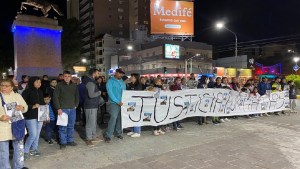 VIDEO | Marcharon en Neuquén por Matías Rosales, el joven asesinado en Bolivia: «Nadie salió a atenderlo»