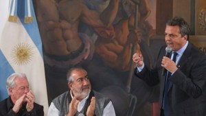 La CGT responsabilizó a Milei por la suba del dólar: «Actúa como un incendiario institucional»