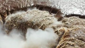 VIDEO | El impresionante caudal que obligó a cerrar el circuito Garganta del Diablo, en Iguazú