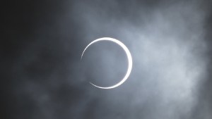VIDEO | Las espectaculares imágenes del eclipse solar alrededor del continente americano
