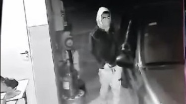 Jóvenes ingresaron a una vivienda y robaron un auto en Cipolletti. Foto: Gentileza.