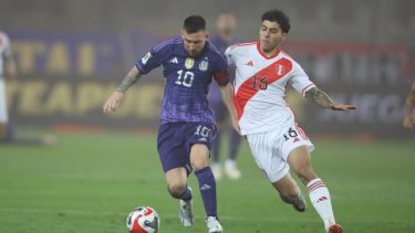 Messi volvió a ser titular contra Perú.