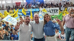 Unión por la Patria llamó a evitar «un salto al vacío» en su cierre de campaña en Neuquén