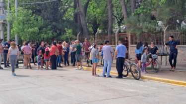 Incendio intencional de escuela en Neuquén: vecinos se reunieron con Educación