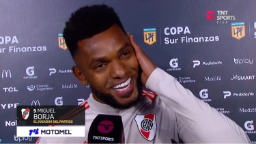 Borja marcó dos tantos en la victoria de River frente a Independiente en el Monumental.