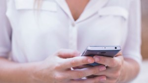 Necesitamos notar el esfuerzo del otro para mantener vivas las amistades, sugiere un estudio sobre IA