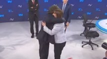 Imagen de El abrazo entre Milei y Patricia Bullrich tras el acuerdo: “Hacé un buen Gobierno”