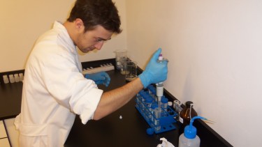 El objetivo es identificar estas sustancias presentes en el agua que pueden tener efectos negativos en la salud. Foto: gentileza