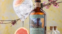 Imagen de «Athos gin» de Bariloche, la creación patagónica para el mejor homenaje a este bebida en su día