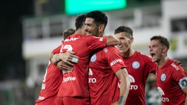 Belgrano venció por 2-0 al Halcón de Varela.