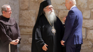 El sangriento ataque al hospital de Gaza complicó el arriesgado viaje de Biden a Israel