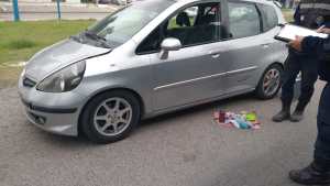 Insólito: transitaba por la Ruta 22, tiró un arma abajo del asiento y fue detenido por la policía