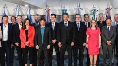 Carreras posó junto al gobernador de Buenos Aires, Axel Kicilof. Foto Gentileza