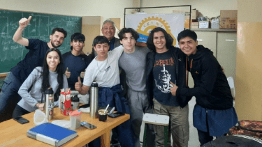 Estudiantes de Roca crearon una maquina de inclusión deportiva y destacaron a nivel nacional. Foto: CET1