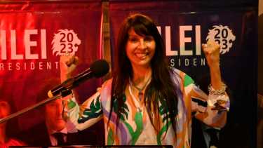 Lorena Villaverde festejó su banca de diputada en Cipolletti  y se mostró confiada de cara al balotaje (Florencia Salto).