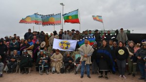 Mapuches levantan los bloqueos en Vaca Muerta, por la consulta previa en Neuquén