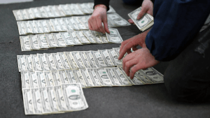 Dólar y allanamiento a la cueva de «El Croata»: denunciarán a exfutbolistas y empresarios