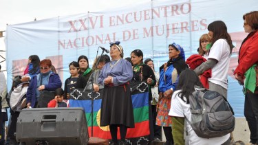 Las mujeres mapuche también estuvieron en la bienvenida del Encuentro que se realizó en 2011 en Bariloche. Ahora serán parte central de la convocatoria. Archivo