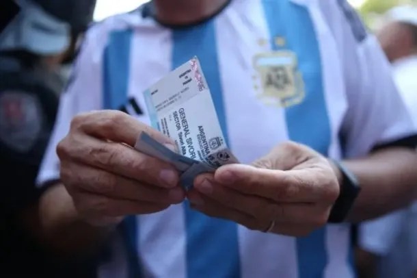 Los fanáticos agotaron las entradas en menos de 2 horas para ver Argentina - Paraguay.
