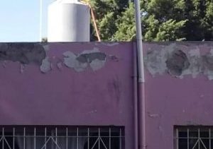 Más de 300 alumnos pierden clases debido a la falta de agua en la escuela. Foto: Gentileza.