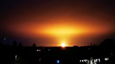 Una imagen de la gigantesca explosión en Reino Unido. 