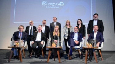 Las autoridades del Centro de Estudios en Ginecología y Reproducción.  