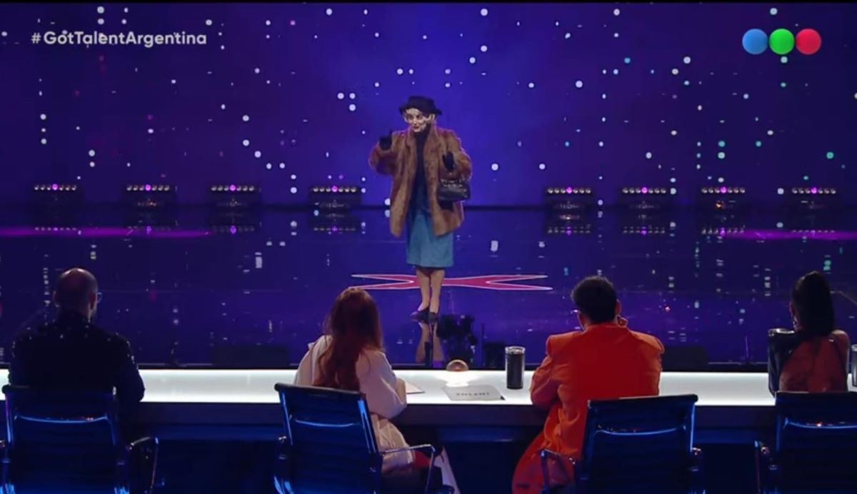 La Joaqui agradeció a una participante por su presentación en Got Talent Argentina. Foto: Captura Telefé