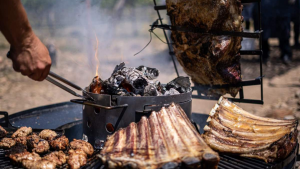 Festival del Asado: la primera edición comenzó este fin de semana en Roca