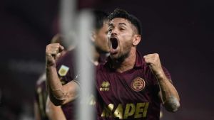 Lanús hundió a Tigre, y Godoy Cruz sigue de racha y está puntero del grupo