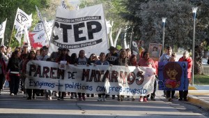 Video | Exigieron justicia por el femicidio de Carina, la adolescente de Buta Ranquil, en Neuquén