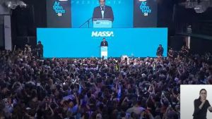 Massa aseguró que «la grieta se murió» y llamó a los radicales