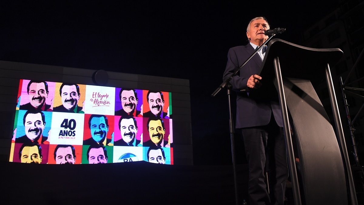 La UCR celebró los 40 años de la elección de Alfonsín, con ataques a Milei y Macri: "No nos corre nadie".
