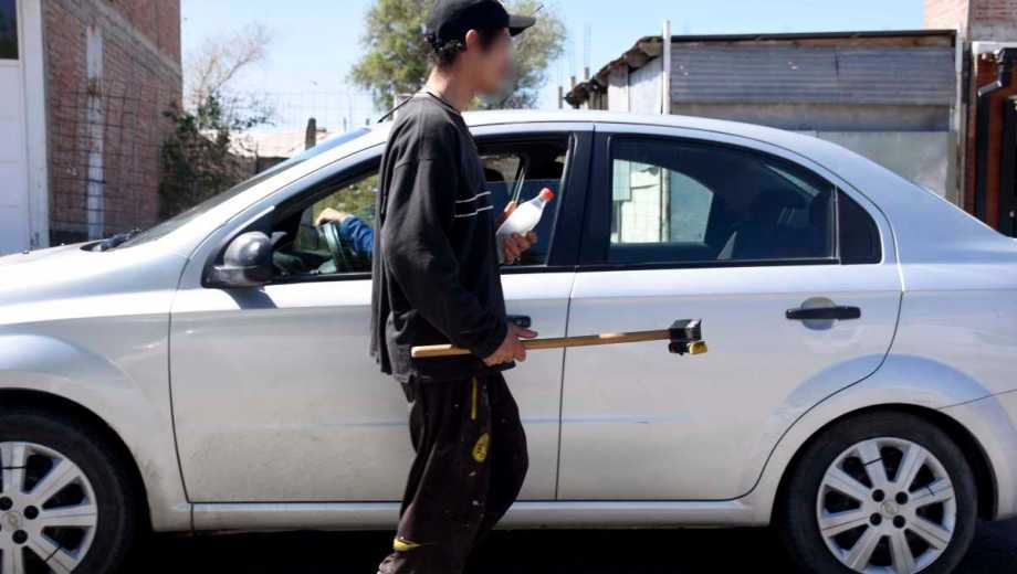 El proyecto en Roca prevé hasta dos trapitos por cuadra y credencial obligatoria. (Foto: archivo).