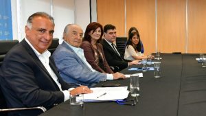 Empleados de Comercio cerraron una superparitaria: el sueldo básico rozará los $400 mil