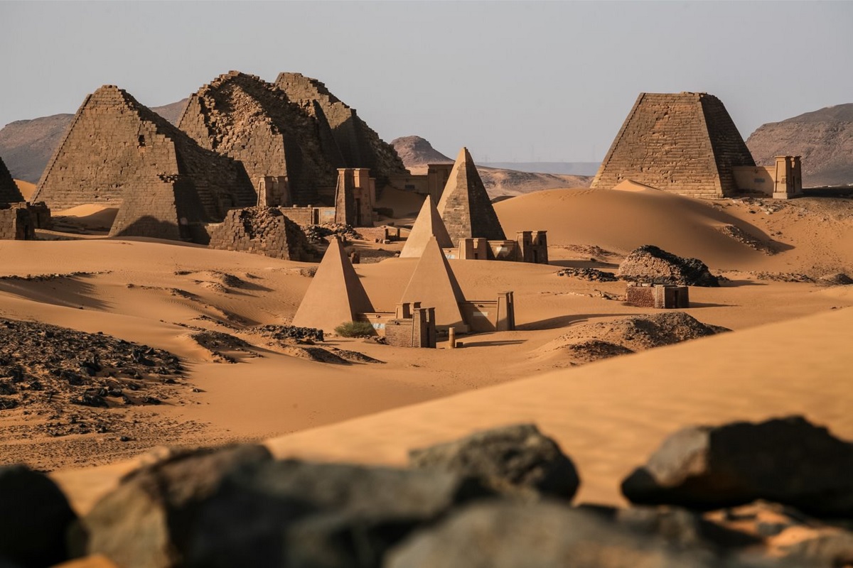 En Nubia hay nada más y nada menos que 255 pirámides. 