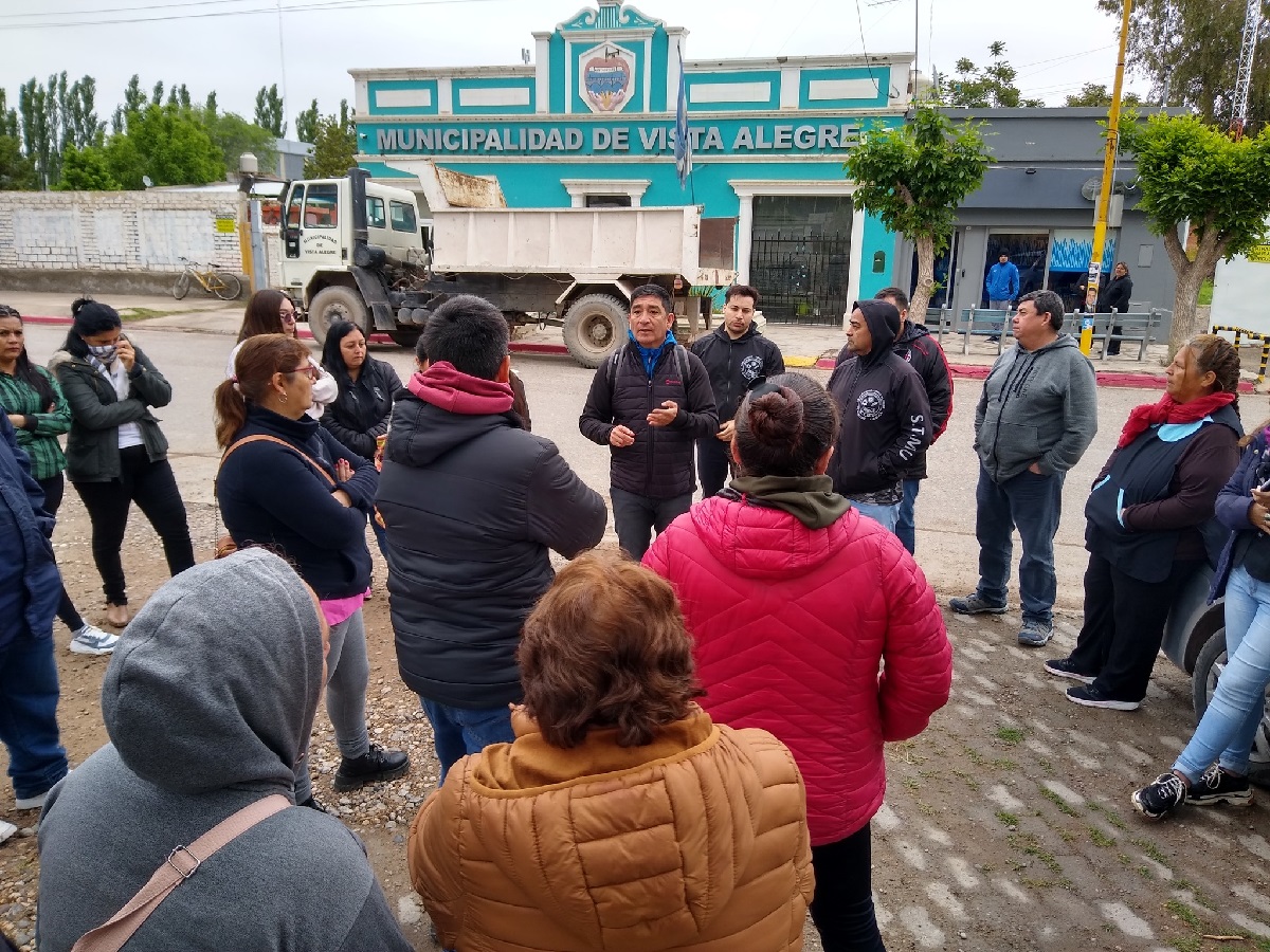 Polémica por pases a planta en un municipio de Neuquén, trabajadores iniciaron paro 