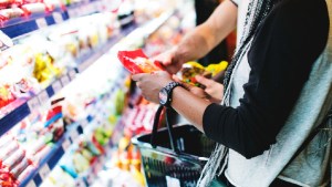 Cómo reconocer los ultraprocesados (y cómo tomar decisiones conscientes)