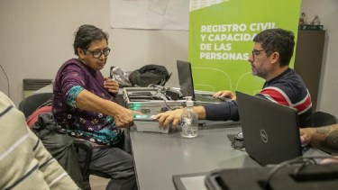 Elecciones 2023: el Registro Civil de Viedma atiende a electores durante la jornada electoral