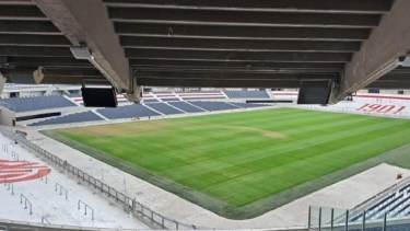 El campo de juego del Monumental está "6 puntos".