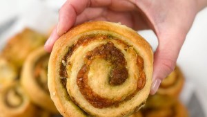 Rolls de queso para acompañar con mate