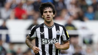 Suspendieron por diez meses a Sandro Tonali tras aceptar los cargos por apuestas ilegales