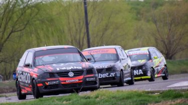 Guillermo Quinteros lidera la Clase 3 del Turismo Pista del Valle, pero todavía no gano.