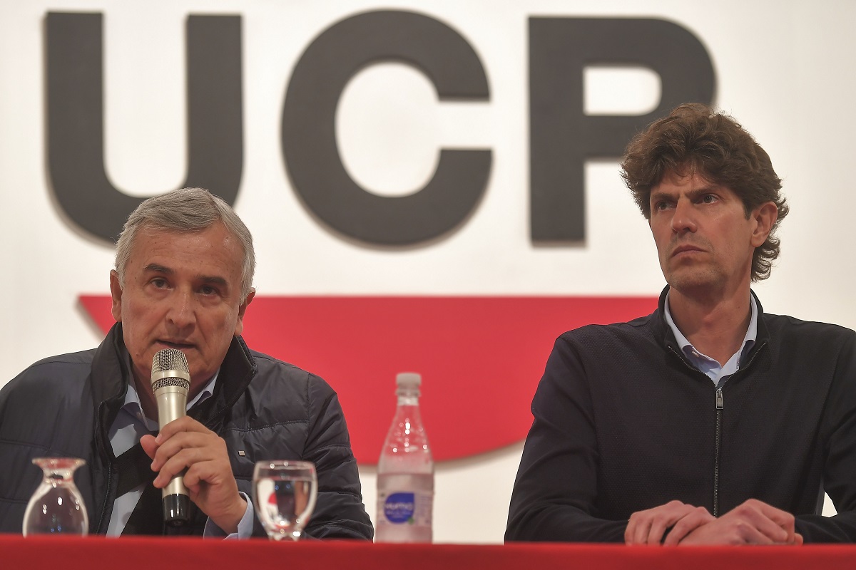 Morales y Lousteau, en la conferencia de prensa del radicalismo. 